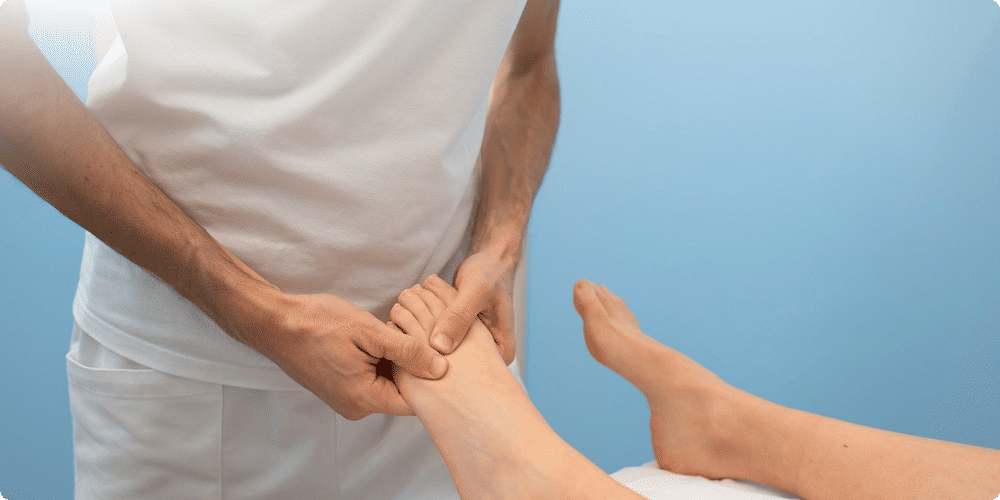 Étapes détaillées du massage des pieds